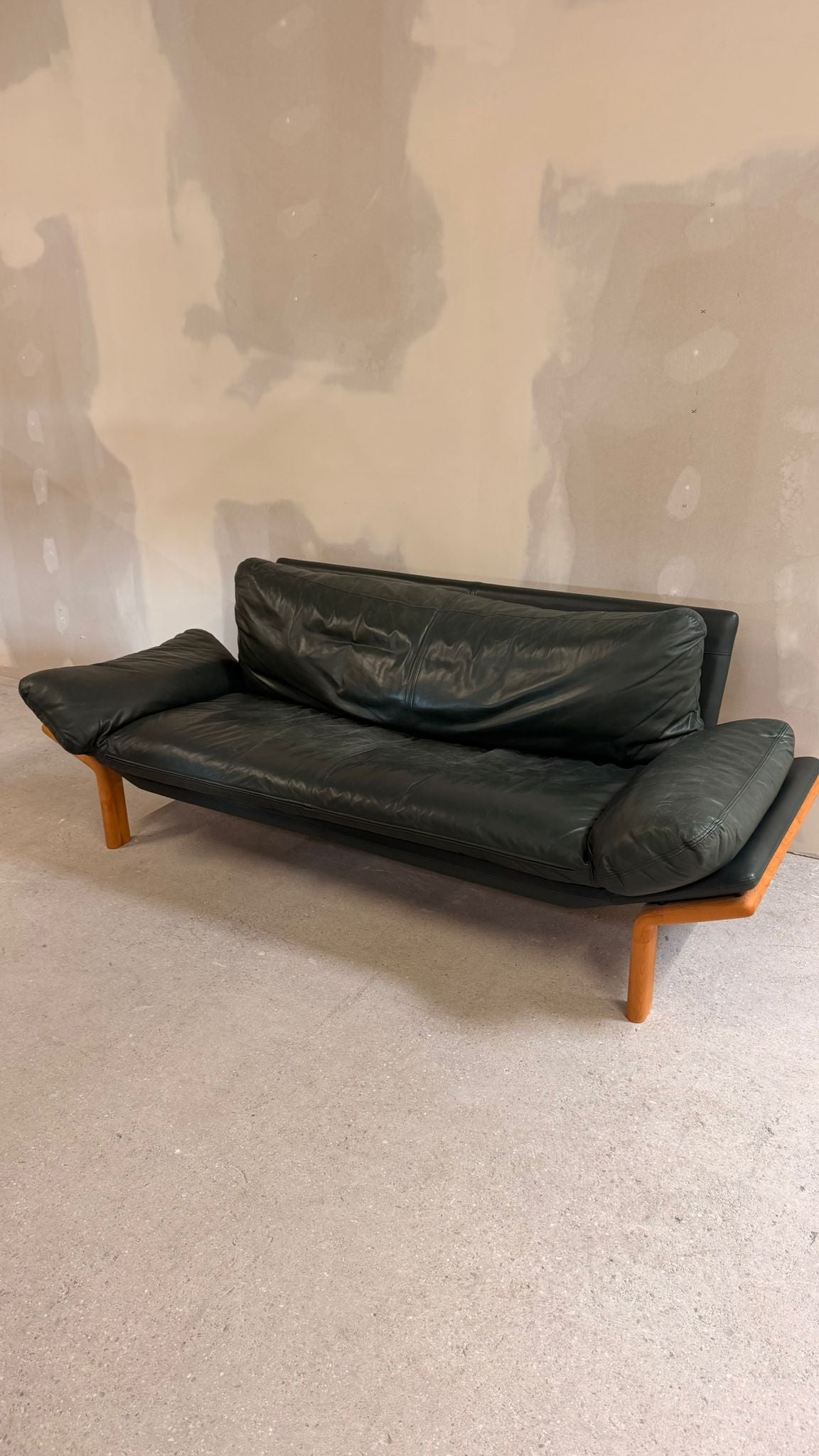 Dänisches 3-Sitzer Sofa aus Teak und dunkelgrünem Leder 70`s