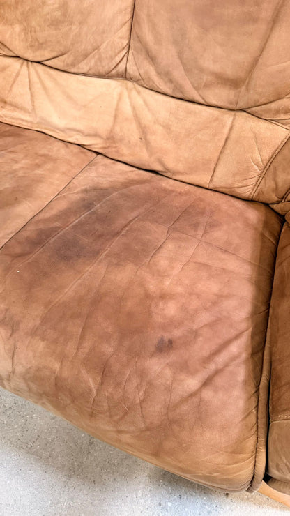 Brutalistisches 2er Sofa aus Leder und Teakholz aus den 70er