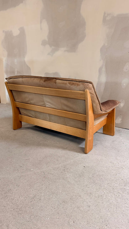 Brutalistisches 2er Sofa aus Leder und Teakholz aus den 70er