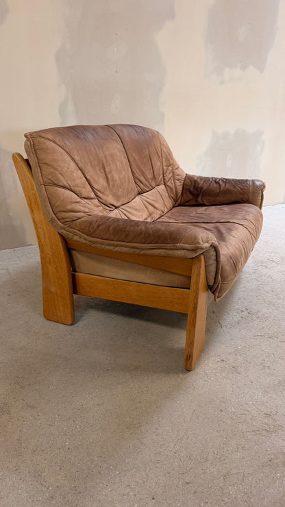 Brutalistisches 2er Sofa aus Leder und Teakholz aus den 70er