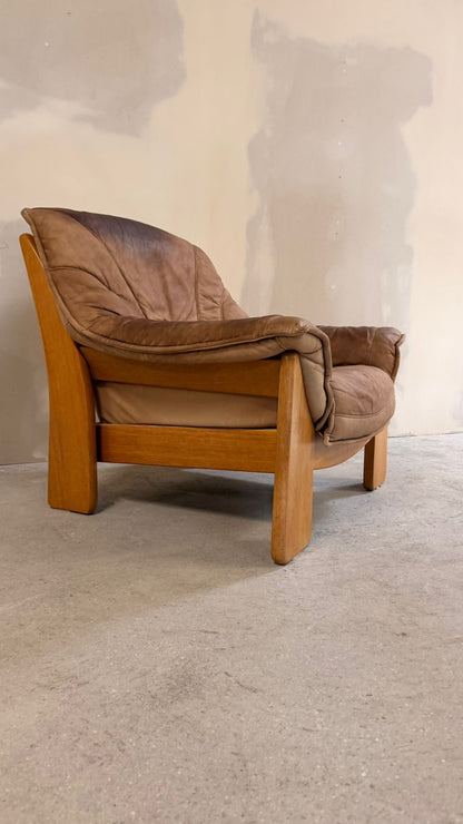 Brutalistisches 2er Sofa aus Leder und Teakholz aus den 70er