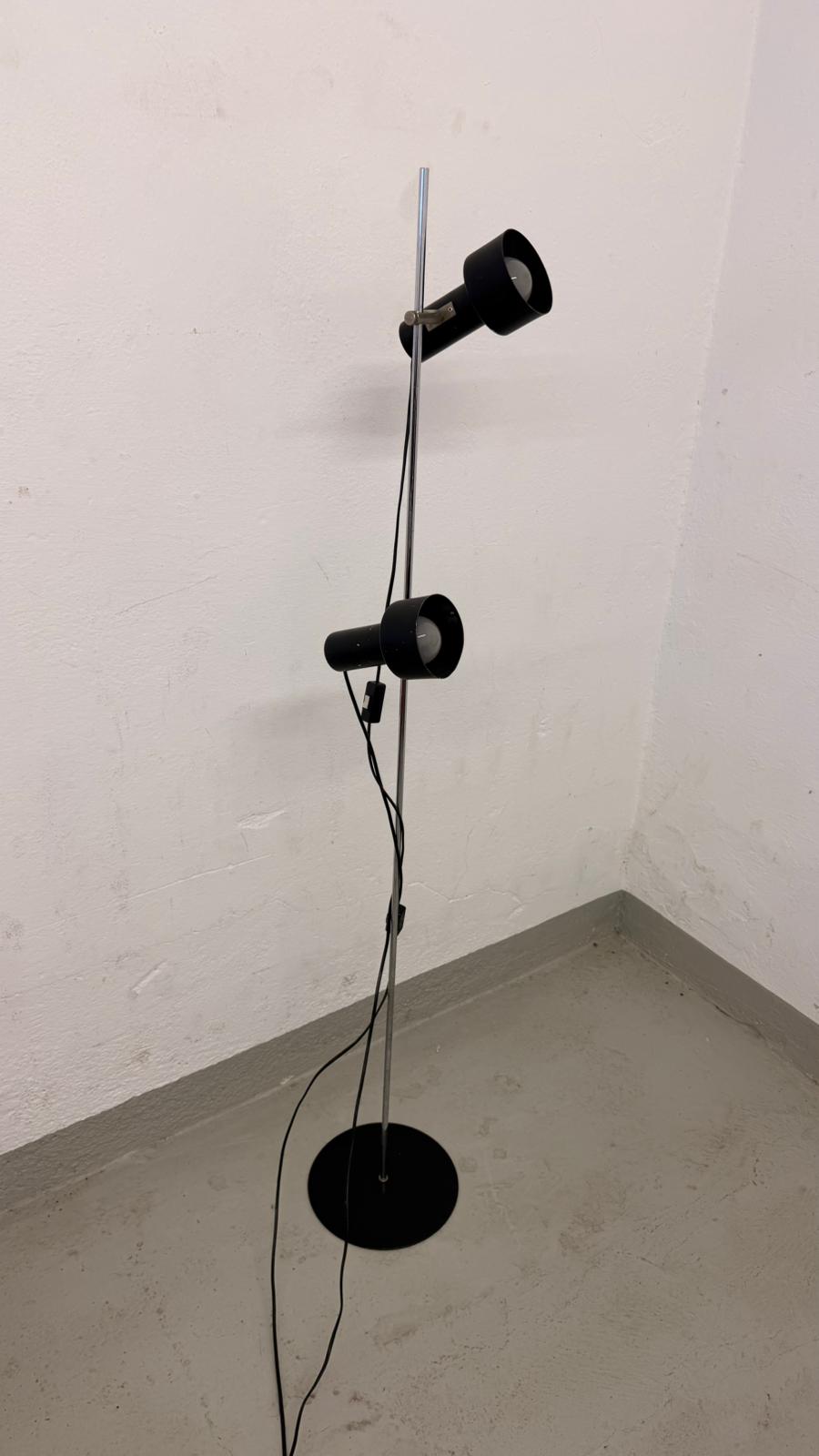 Vintage Spot Stehlampe 2-flammig Metall schwarz, verstellbar