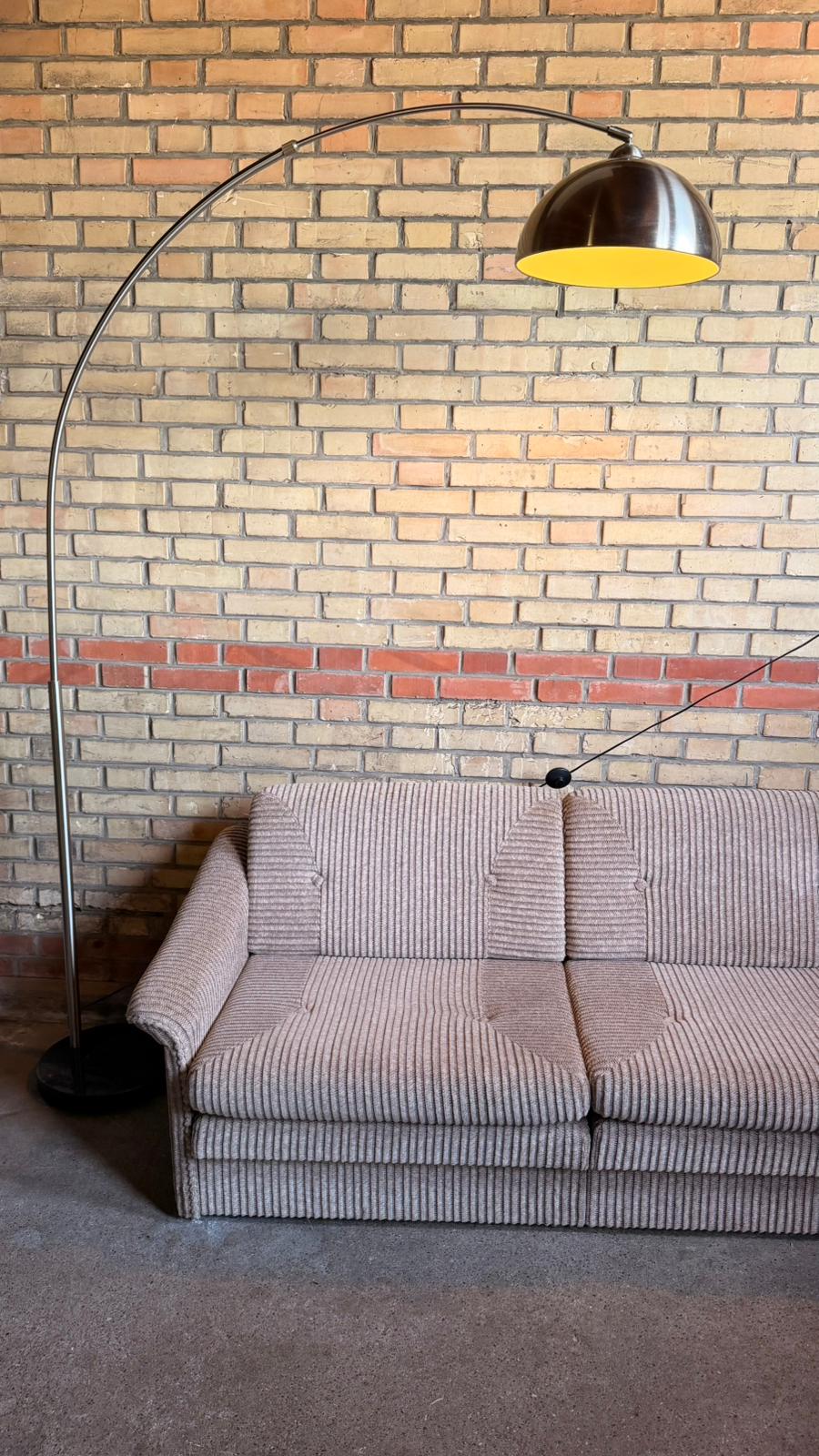 Bogenlampe mit Marmorfuss und gebürstetem Metall