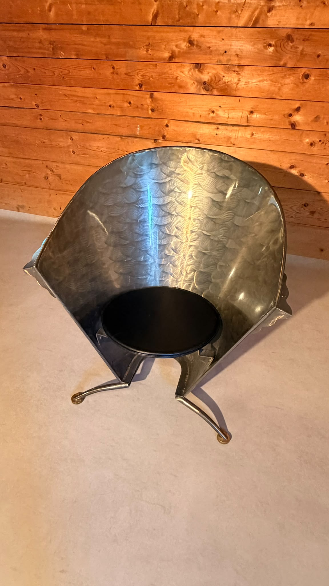 Postmoderner skulpturaler Sessel von Steel Line aus den 80er