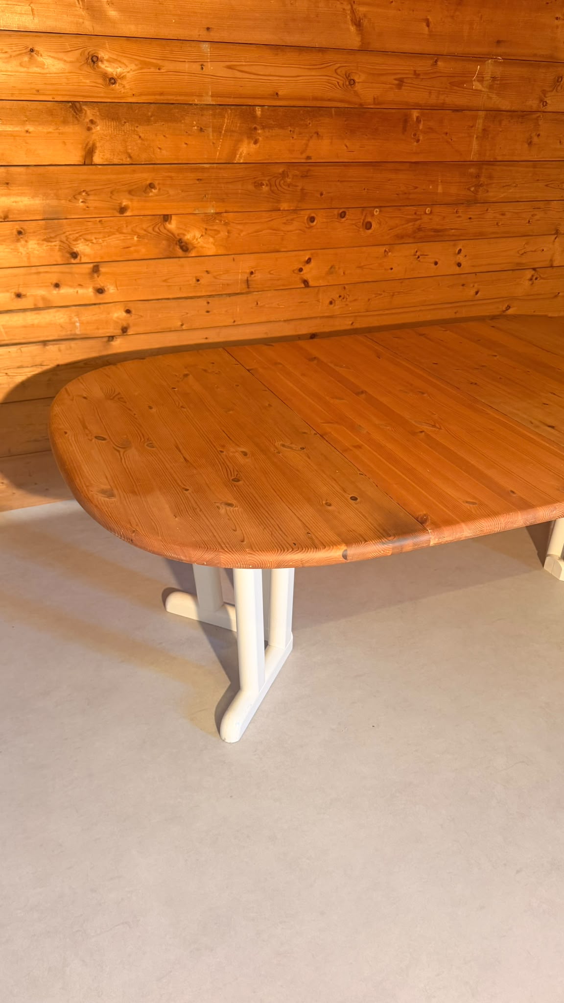 Esstisch aus Kiefer Massivholz im Landhaus Stil, ausziehbar