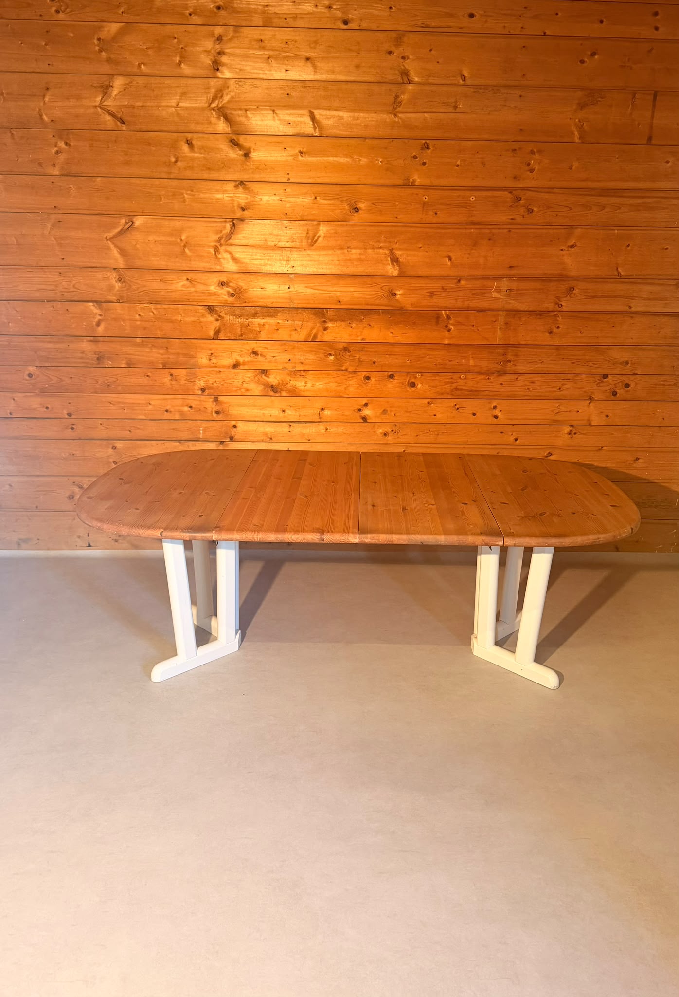 Esstisch aus Kiefer Massivholz im Landhaus Stil, ausziehbar