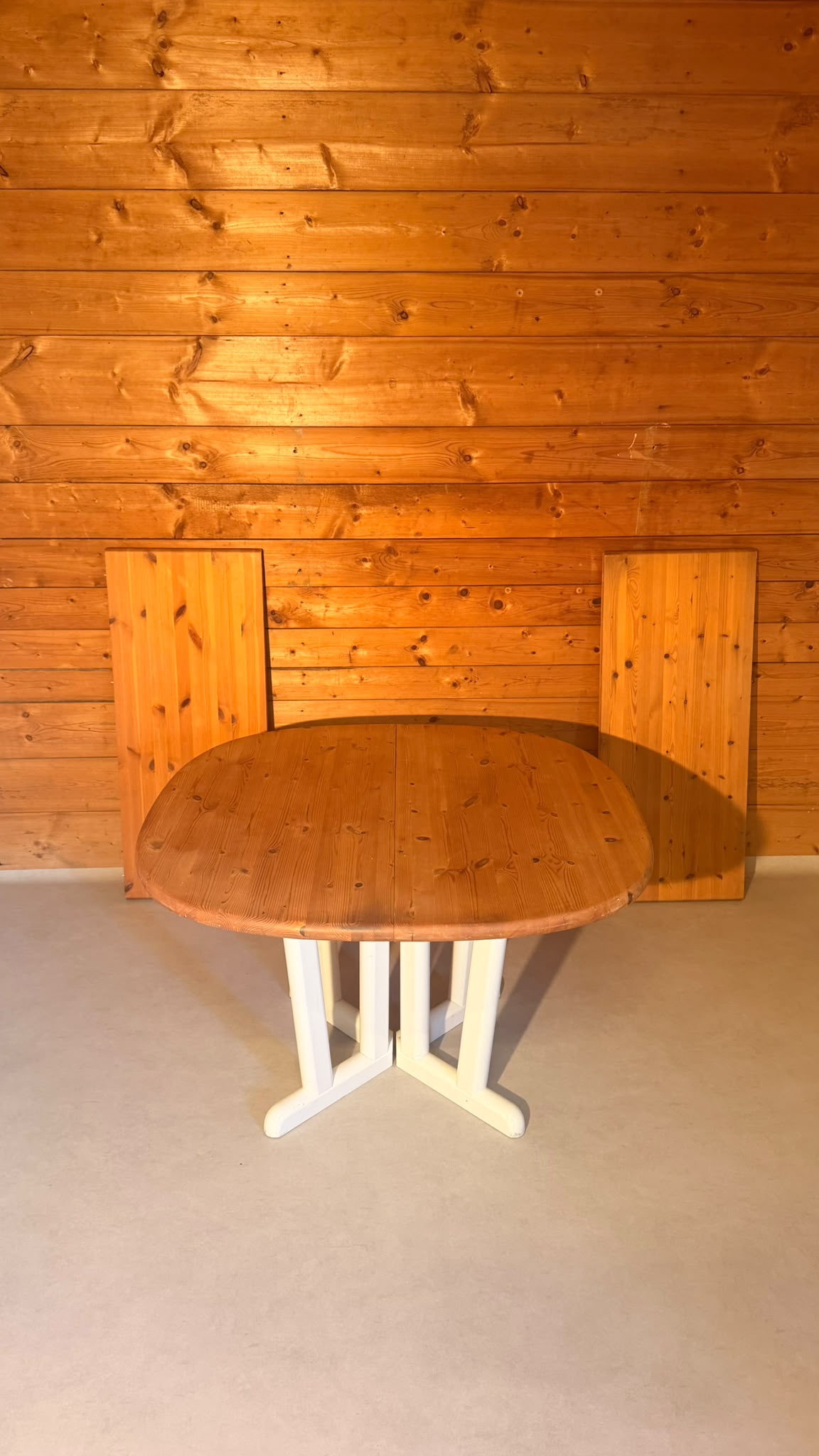 Esstisch aus Kiefer Massivholz im Landhaus Stil, ausziehbar