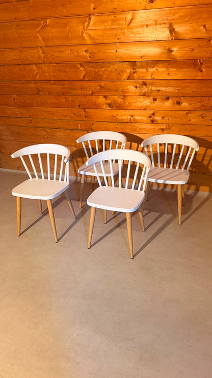 4 Stühle im skandinavischen Windsor Stil, Sprossenstühle