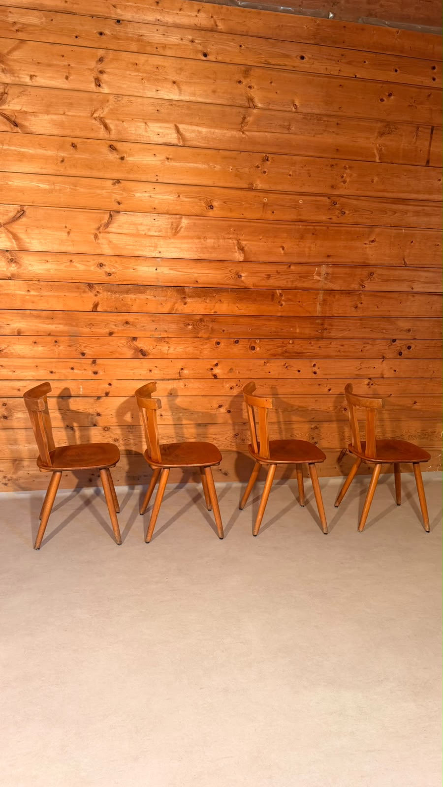 4 Vintage Holzstühle im Landhausstil Schweizer Möbel