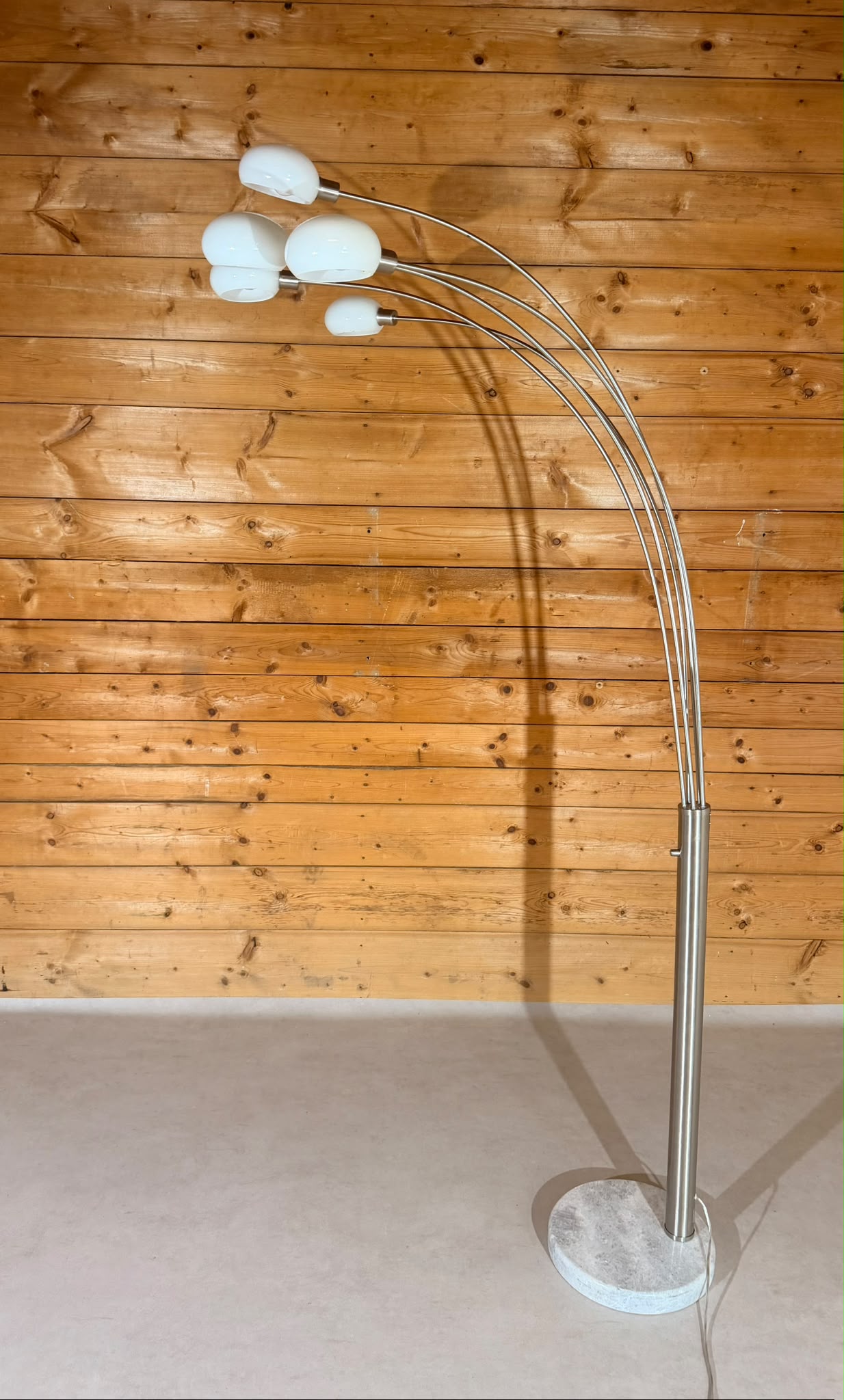 Design Bogenlampe 5-flammig Marmorfuss und Glaslampenschirm