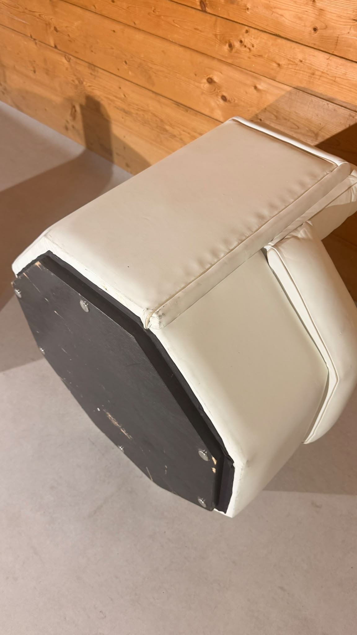 2 Postmoderne Oktagon Loungesessel aus Leder aus den 80er