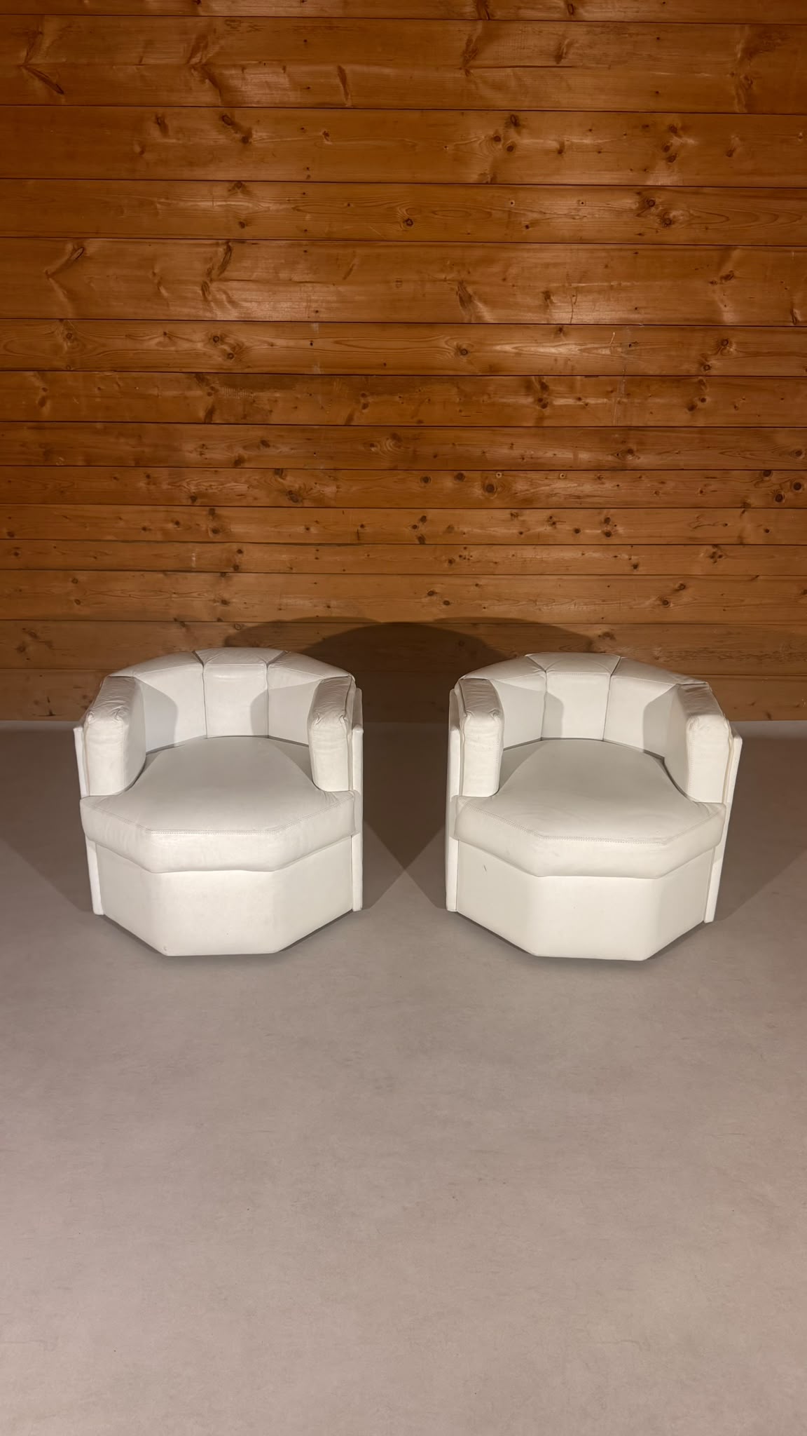 2 Postmoderne Oktagon Loungesessel aus Leder aus den 80er