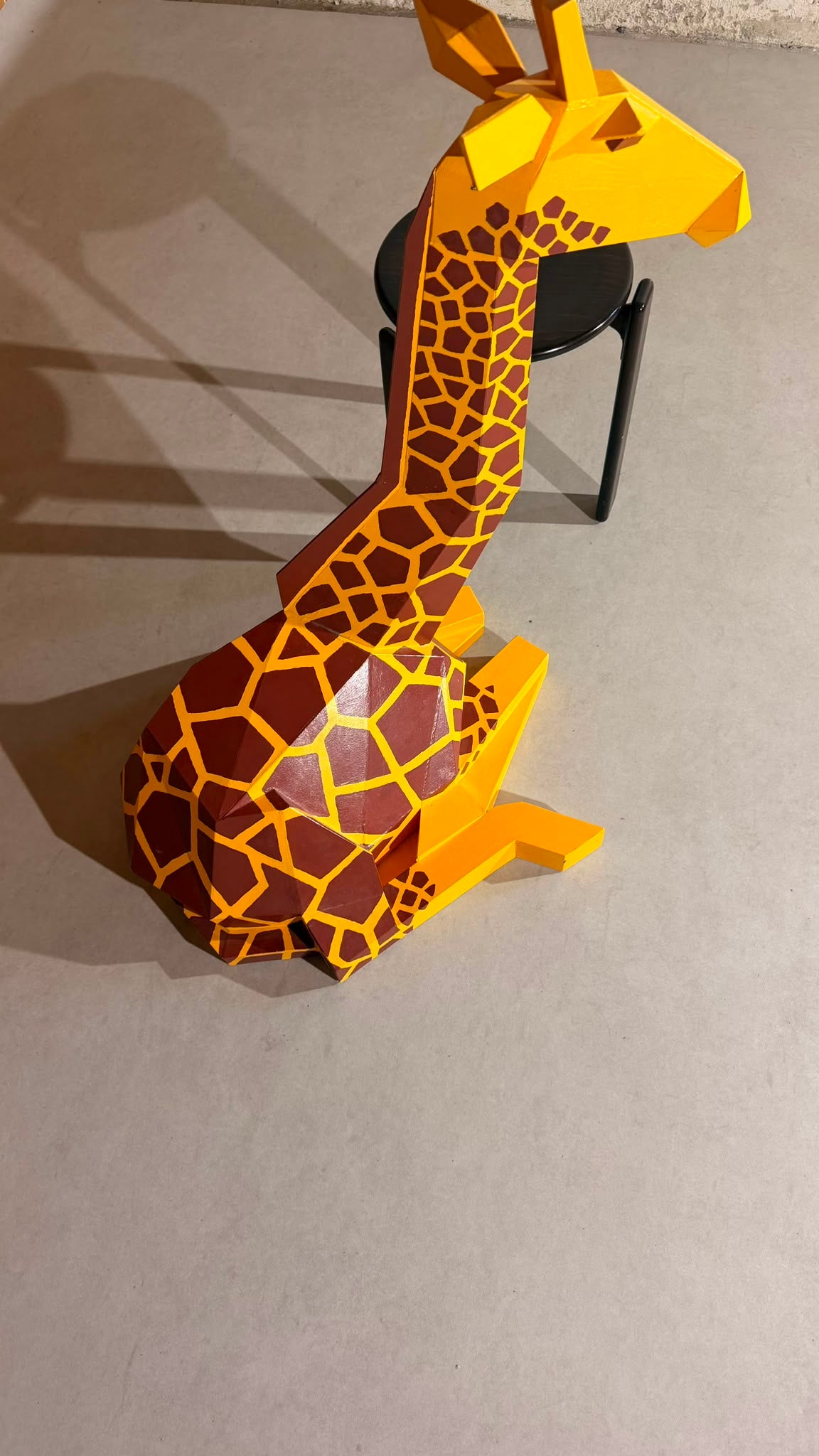 Design Deko Giraffe Skulptur im Origami Stil  aus Sperrholz