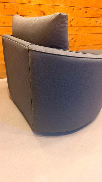 Moderner Drehsessel Lese Sessel mit passendem Hocker in Grau