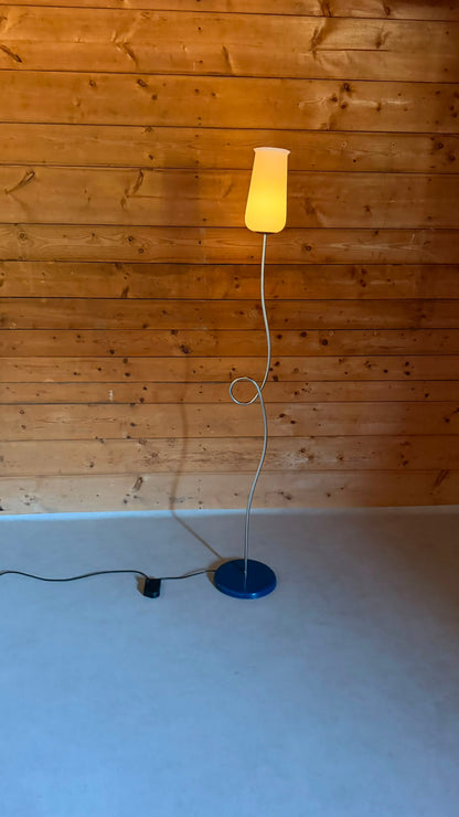 Postmoderne italienische La Relco Stehlampe in Tulpenform