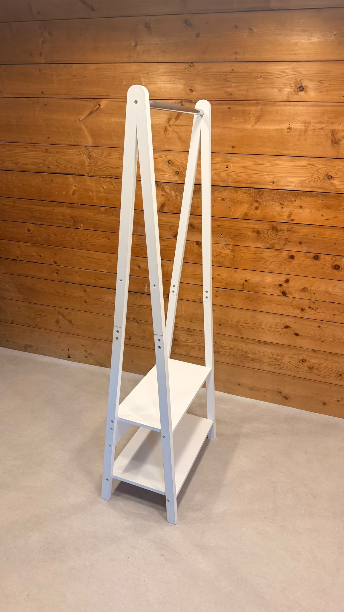 Offene Garderobe in Weiss mit Kleiderstange & Ablagen