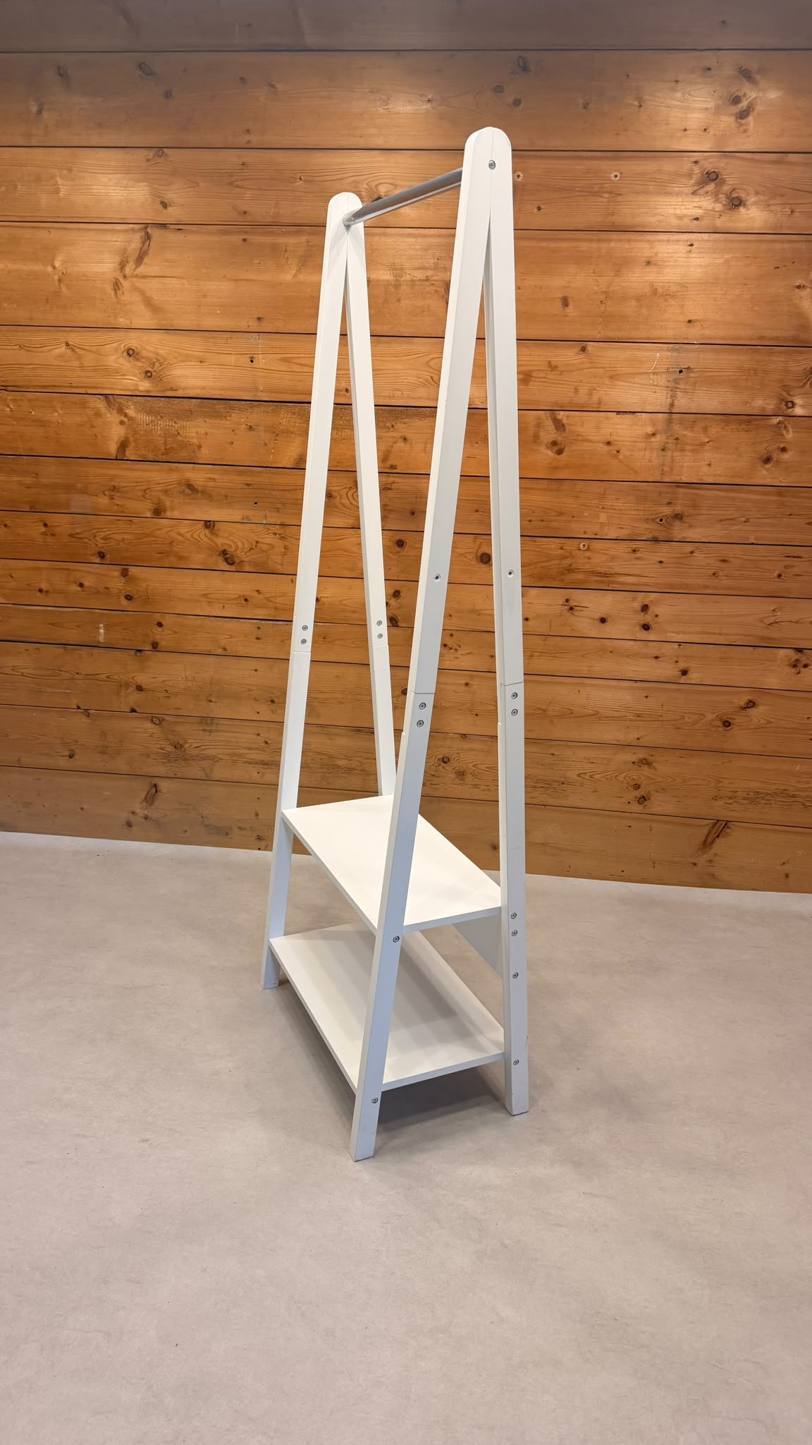 Offene Garderobe in Weiss mit Kleiderstange & Ablagen
