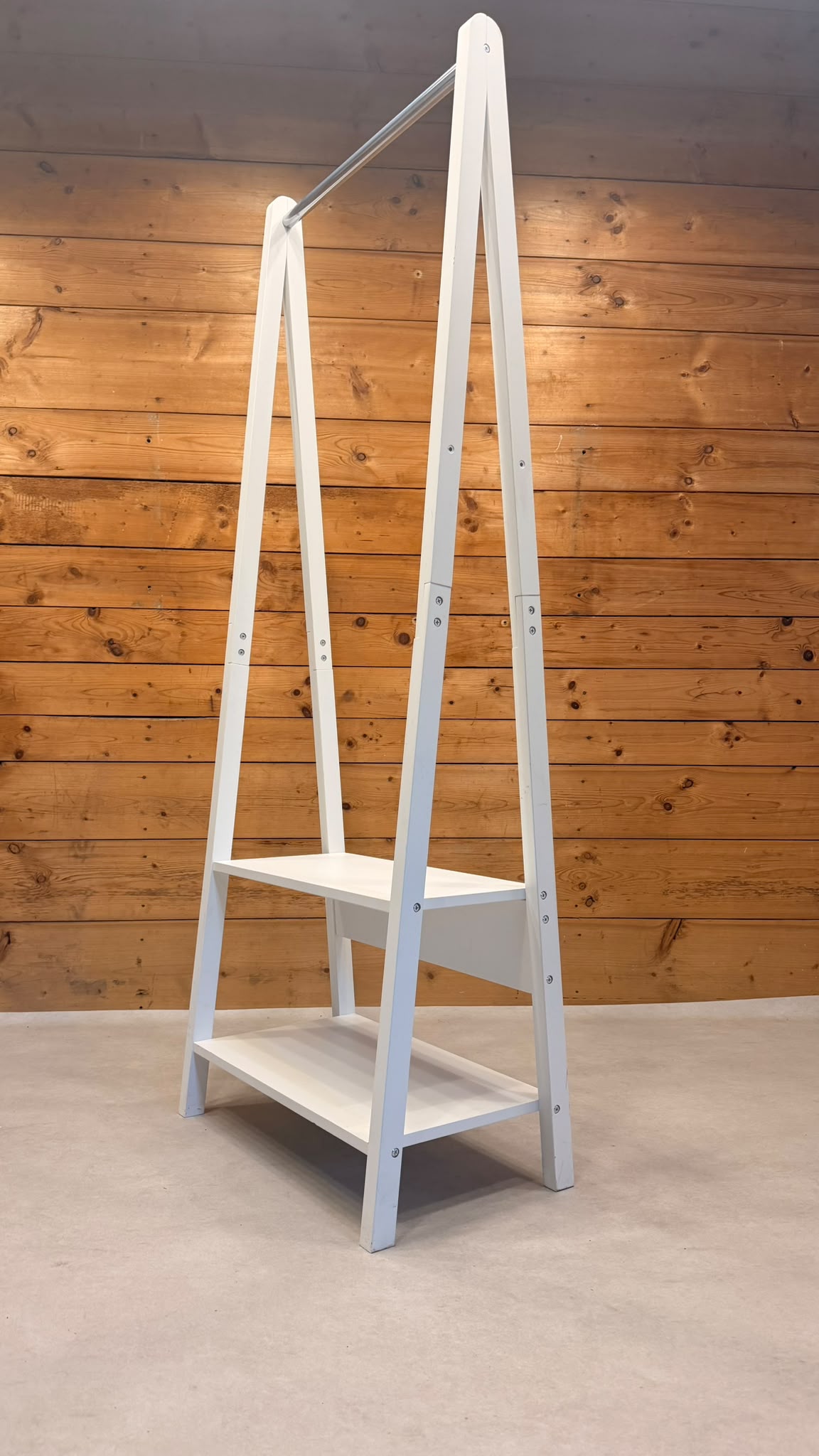 Offene Garderobe in Weiss mit Kleiderstange & Ablagen