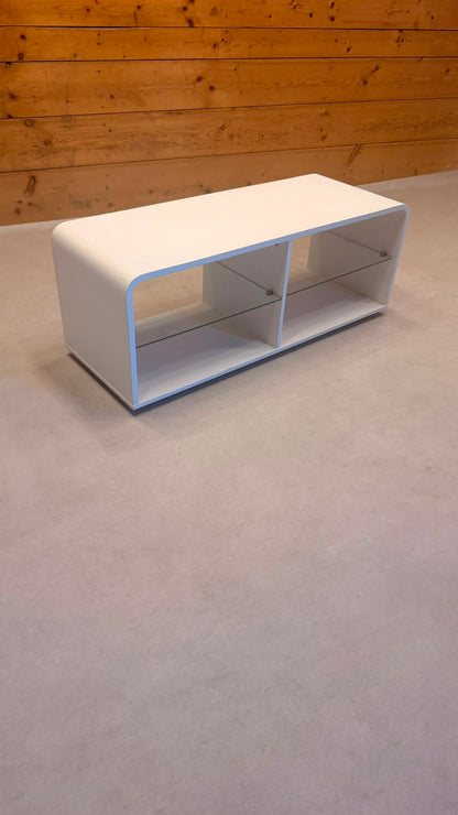 Design Lowboard auf Rollen in weiss mit Glasablage