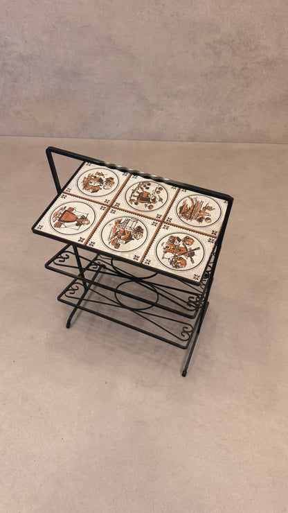 Kultiger Vintage-Zeitungsständer / Beistelltisch mit Resopal