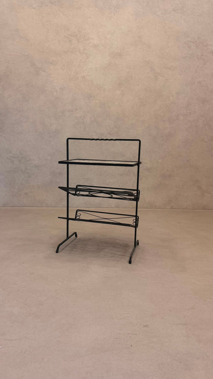 Kultiger Vintage-Zeitungsständer / Beistelltisch mit Resopal