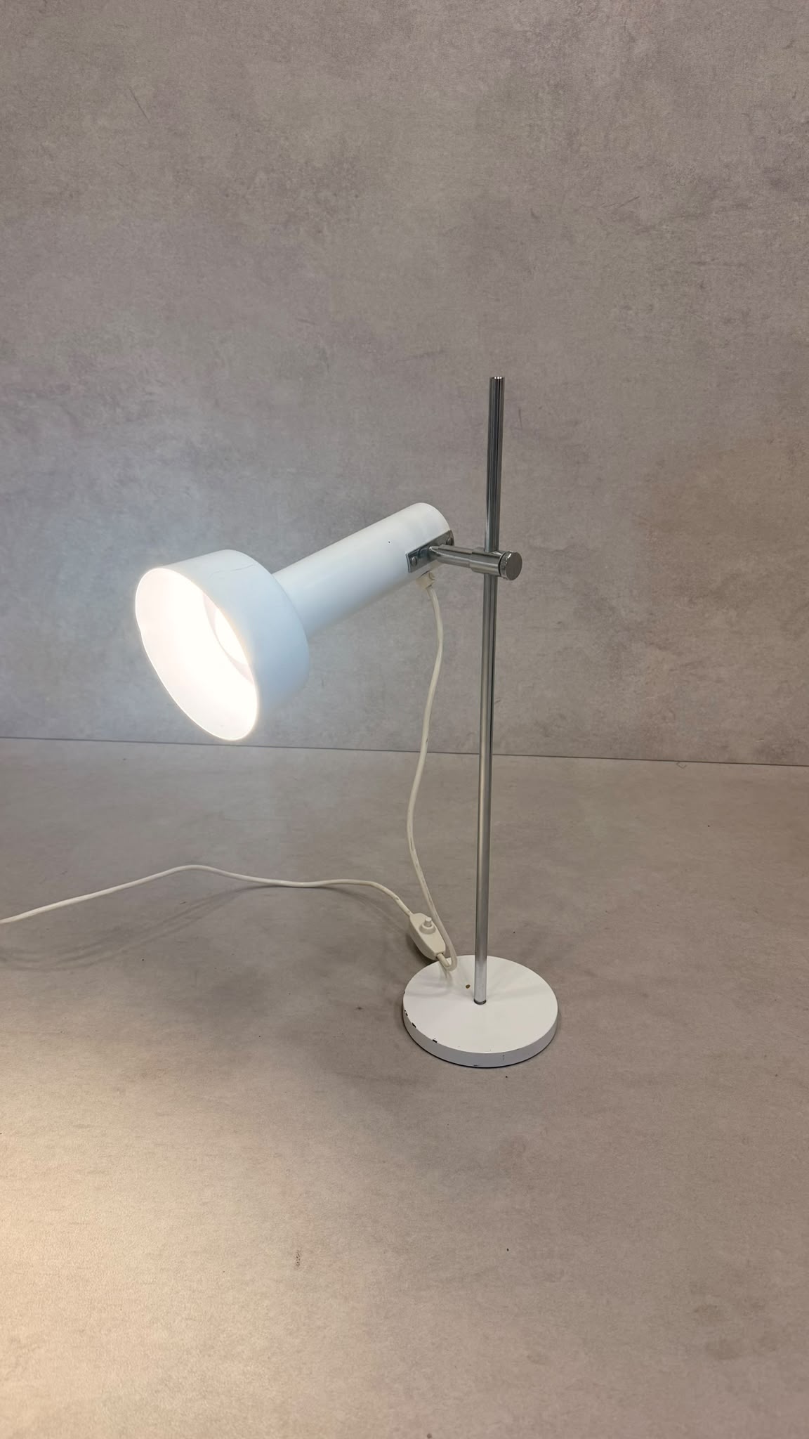 Space Age Tischlampe Weiss Chrom 70er Jahre