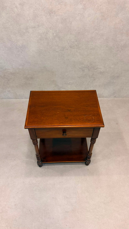 Vintage Beistelltisch Holz mit Schublade & Ablagefläche