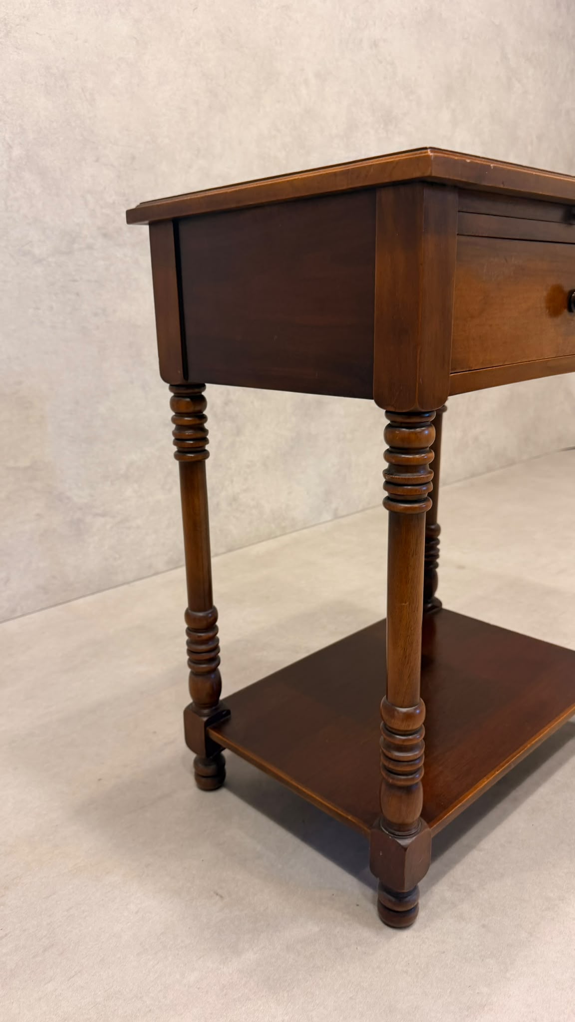 Vintage Beistelltisch Holz mit Schublade & Ablagefläche