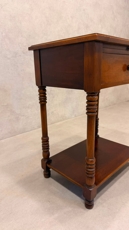 Vintage Beistelltisch Holz mit Schublade & Ablagefläche
