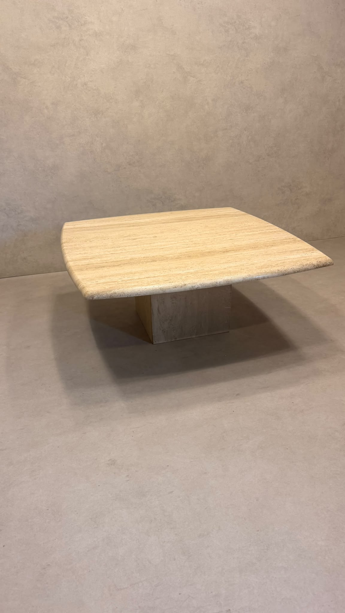 Italienischer vintage Travertin Couchtisch Coffee Table