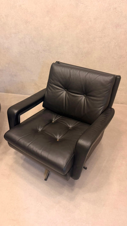 Vintage Sessel aus schwarzem Leder im Knoll-Stil