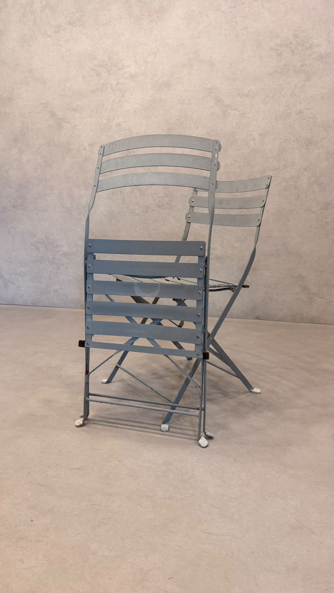 2er Set Bistro Garten Klappstühle aus Metall in Grau