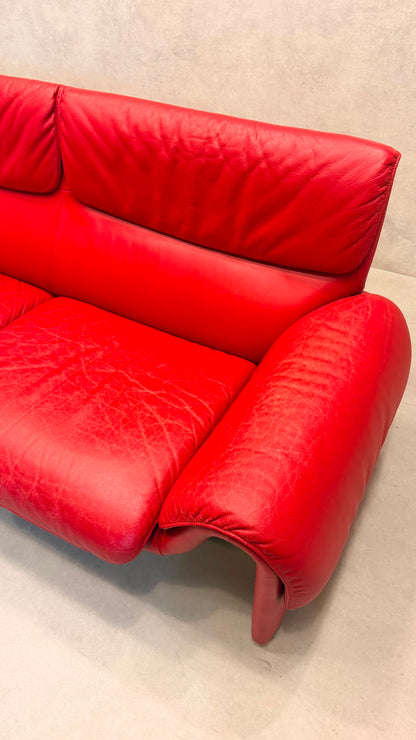 De Sede DS-2011 Ledersofa aus den 80`s in rot