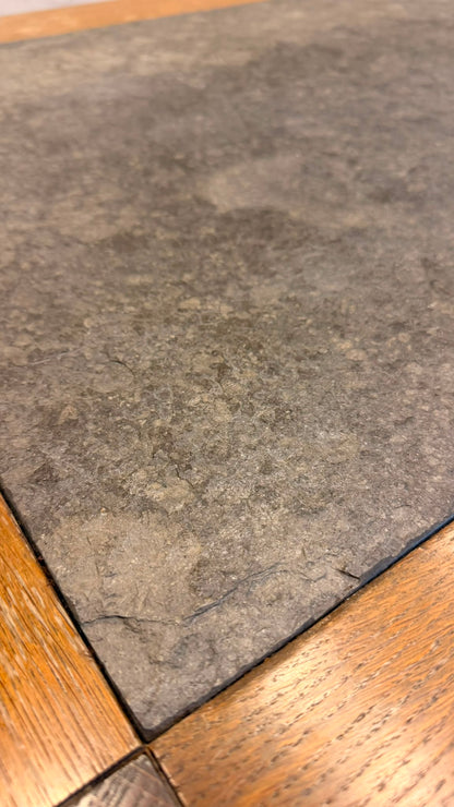 Brutalistischer Eiche Couchtisch mit Schieferplatte 70er