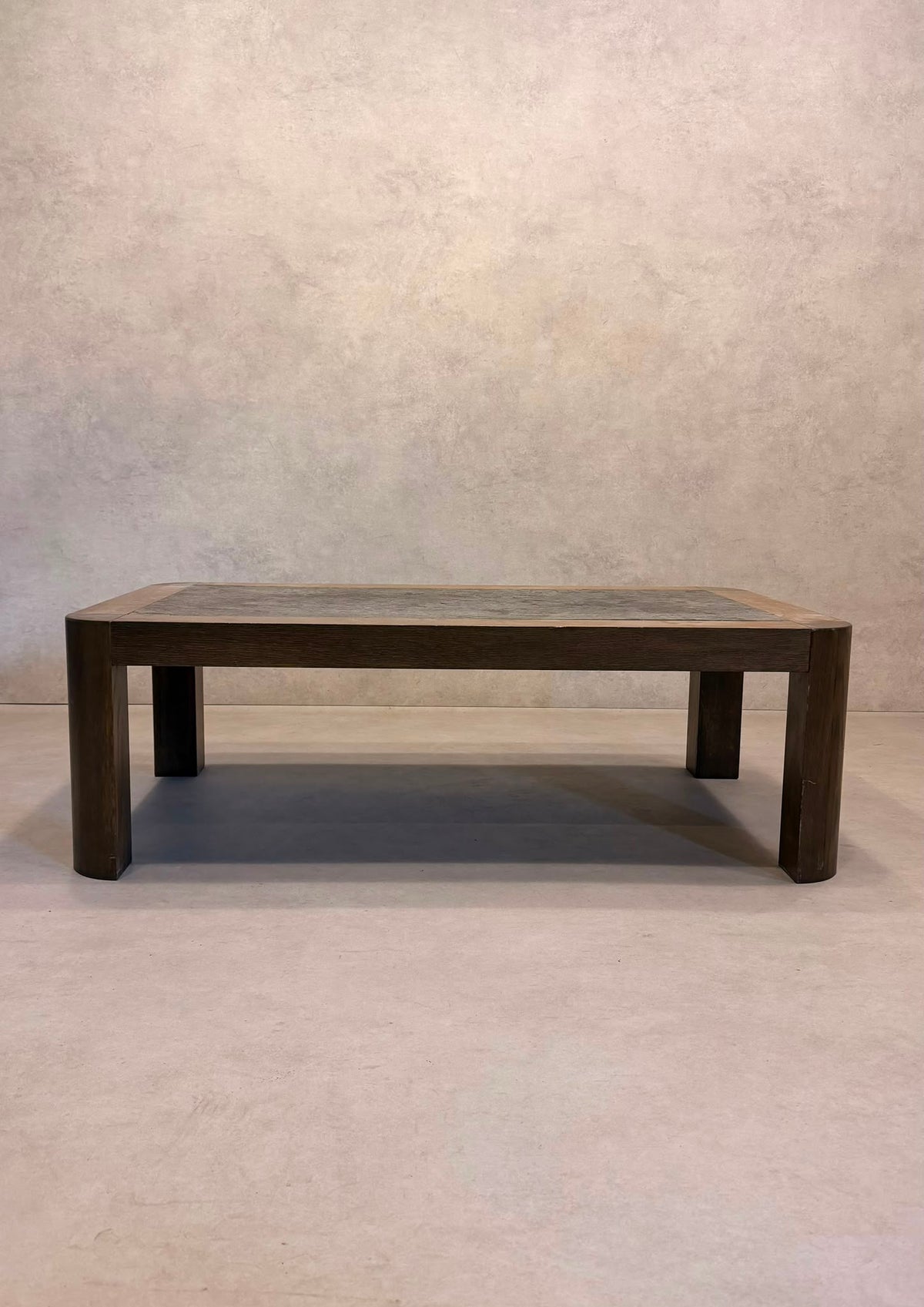 Brutalistischer Eiche Couchtisch mit Schieferplatte 70er