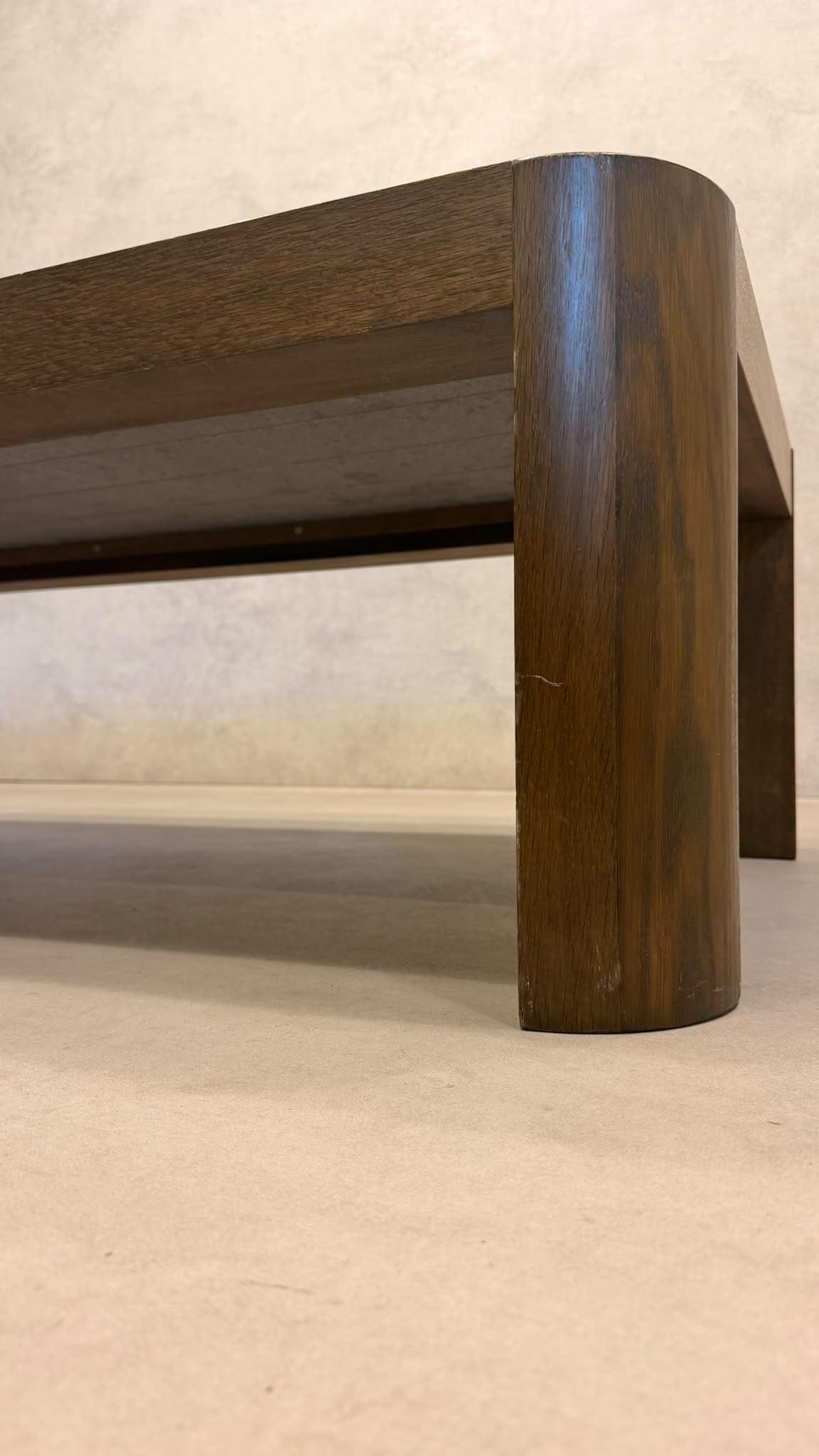 Brutalistischer Eiche Couchtisch mit Schieferplatte 70er