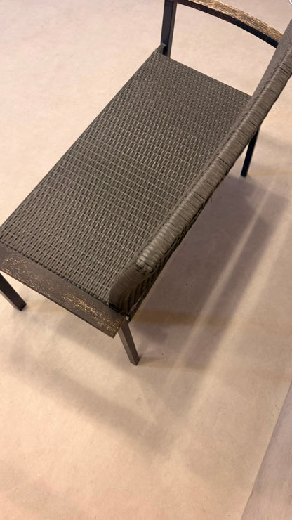 Polyrattan Gartenbank Grau 2-Sitzer Outdoor mit Holzarmlehne