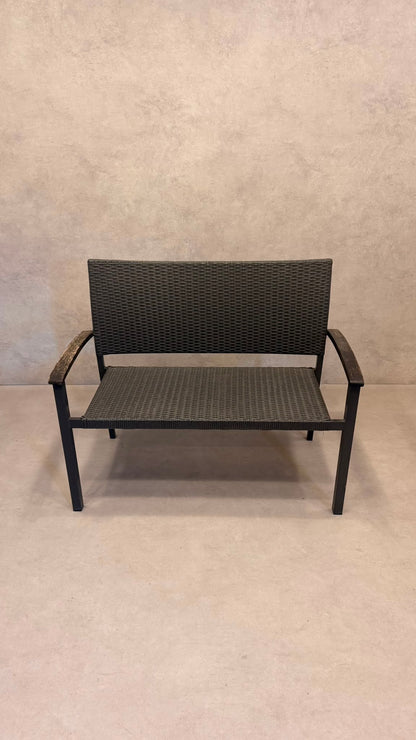 Polyrattan Gartenbank Grau 2-Sitzer Outdoor mit Holzarmlehne