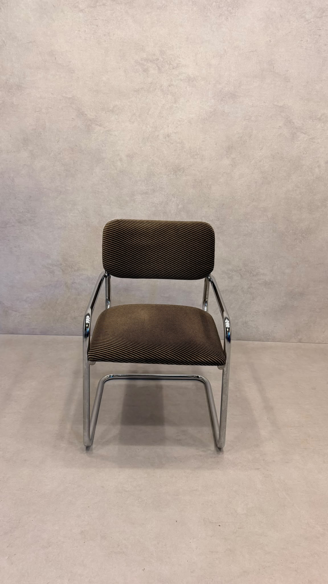 Vintage Bauhaus Freischwinger Sessel gepolstert