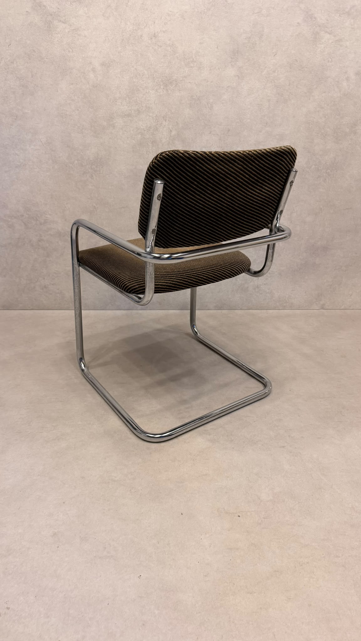 Vintage Bauhaus Freischwinger Sessel gepolstert