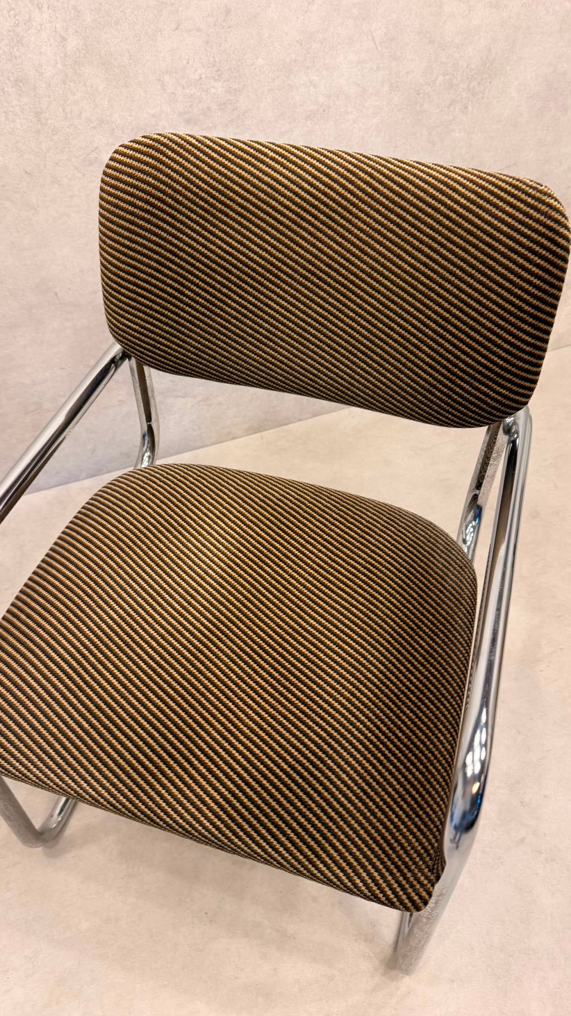 Vintage Bauhaus Freischwinger Sessel gepolstert