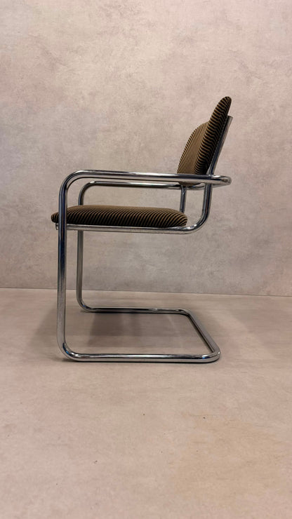 Vintage Bauhaus Freischwinger Sessel gepolstert
