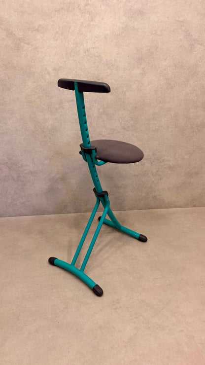Höhenverstellbare ergonomische Stehhilfe/ Bügelsitz