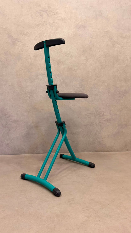 Höhenverstellbare ergonomische Stehhilfe/ Bügelsitz