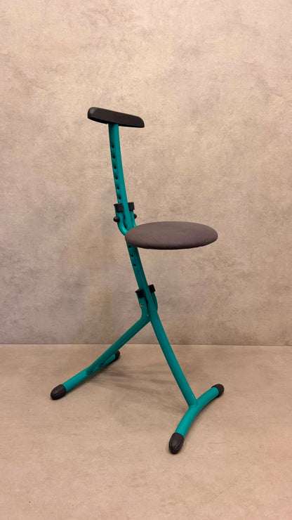 Höhenverstellbare ergonomische Stehhilfe/ Bügelsitz