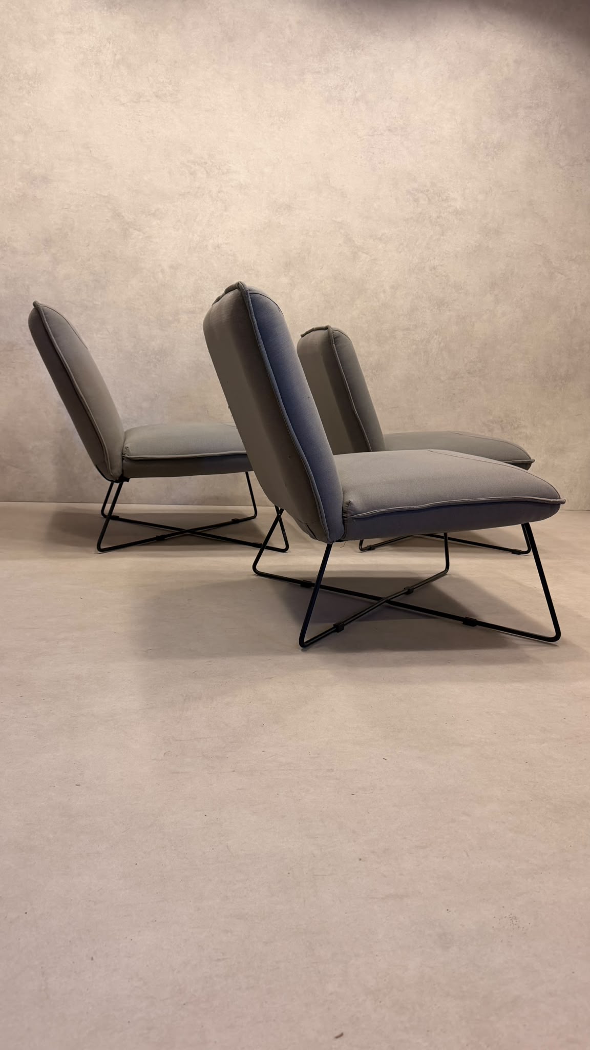 Eleganter Design Sessel Grau mit Metallgestell, 3x