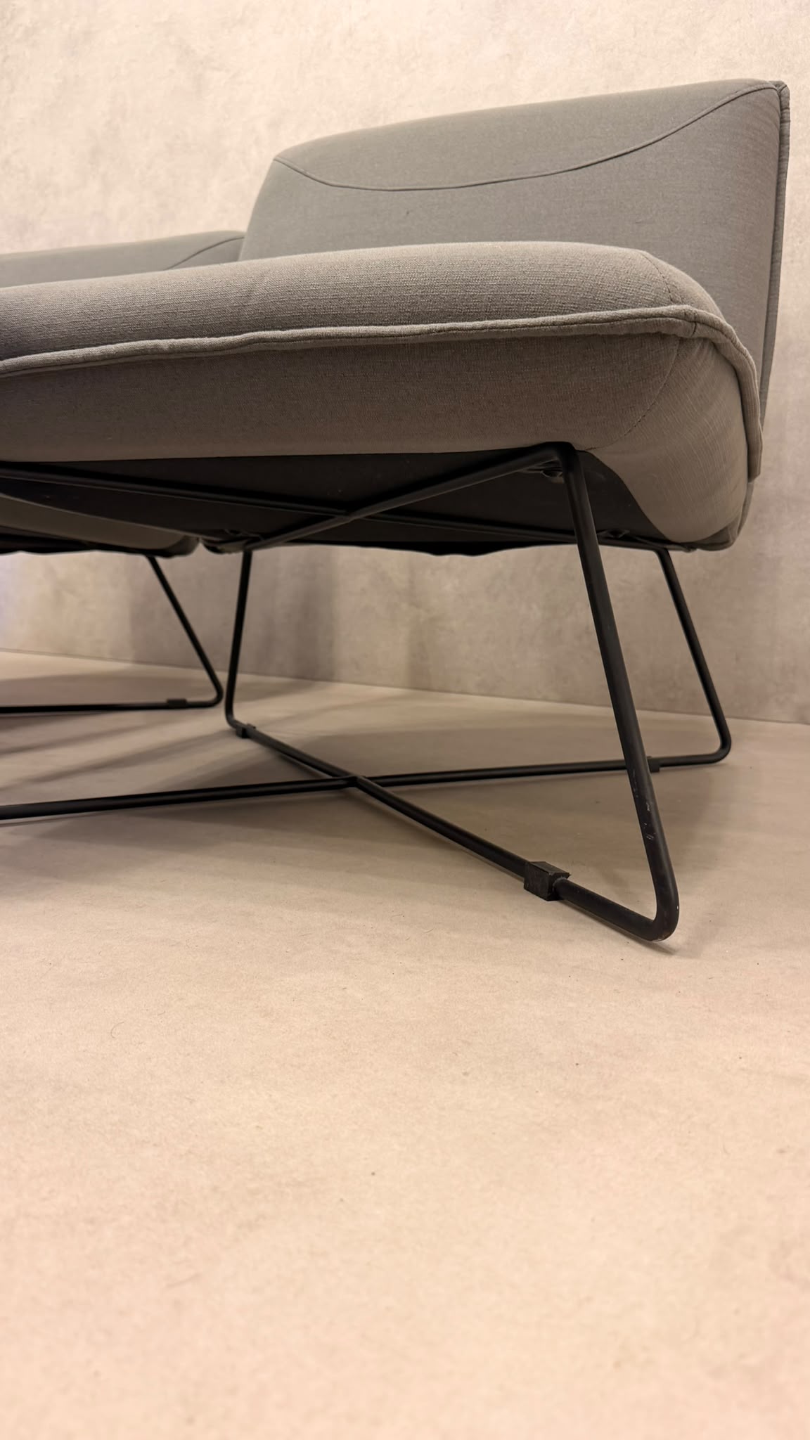 Eleganter Design Sessel Grau mit Metallgestell, 3x