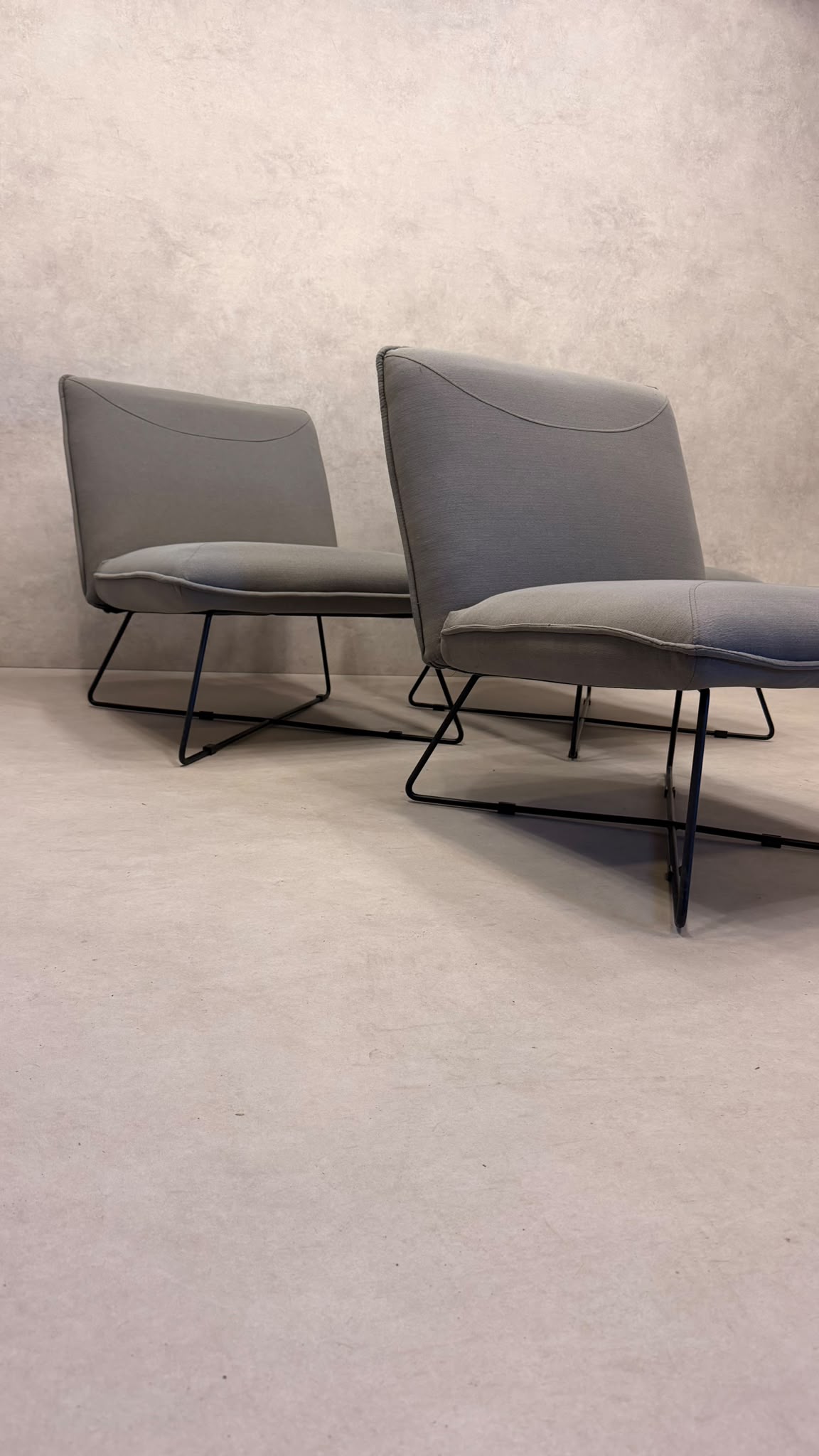 Eleganter Design Sessel Grau mit Metallgestell, 3x
