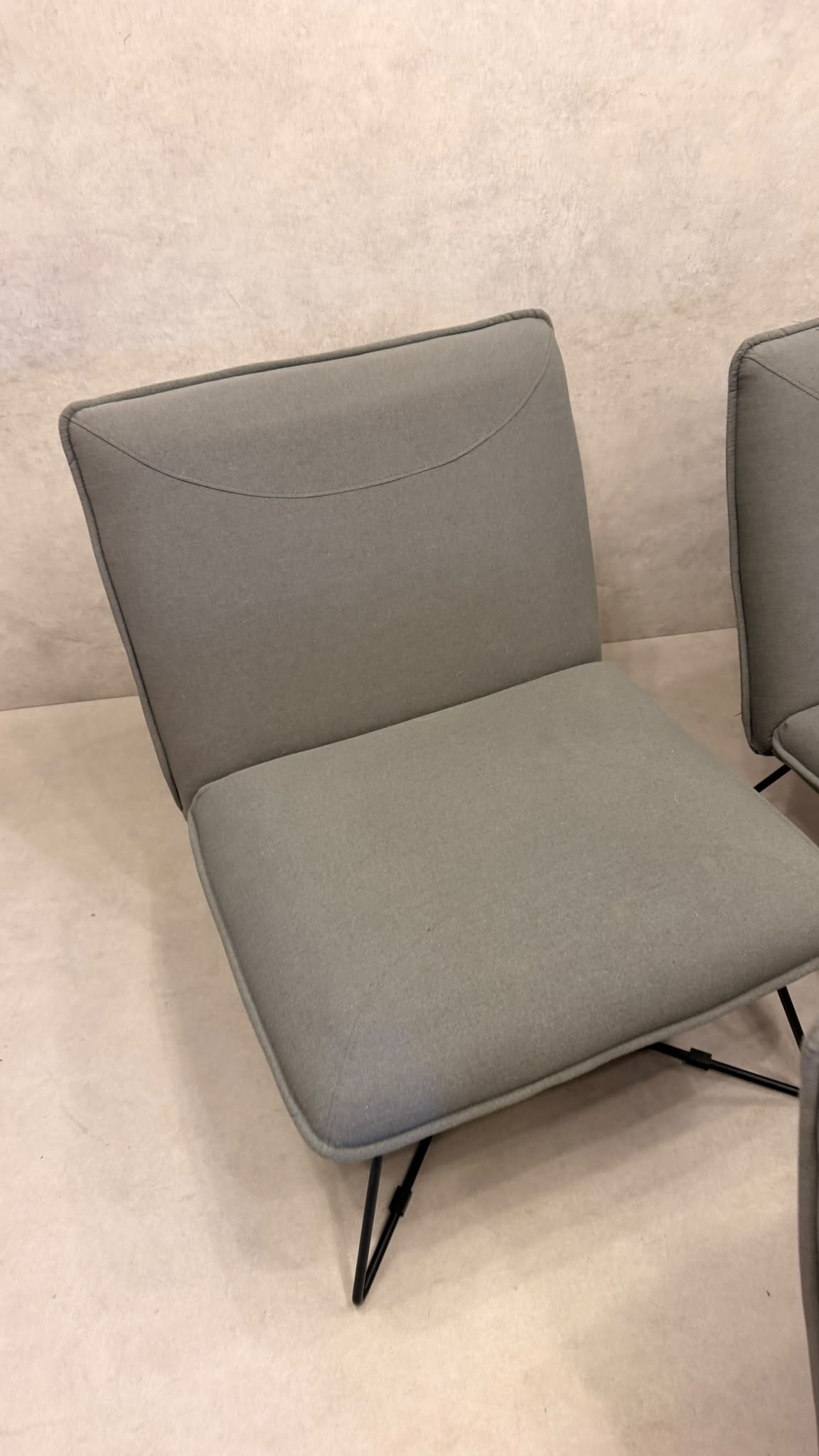 Eleganter Design Sessel Grau mit Metallgestell, 3x