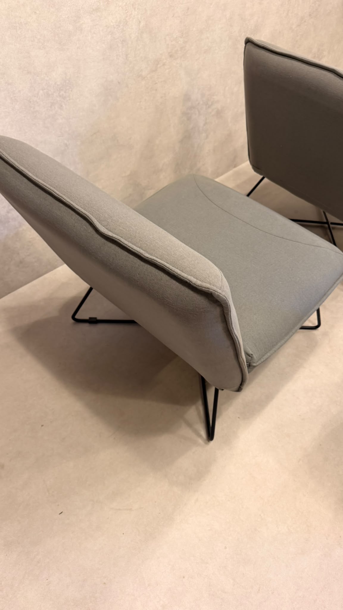 Eleganter Design Sessel Grau mit Metallgestell, 3x